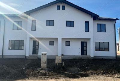 Casă cu 3 camere în Sângeorgiu de Mureș - 1