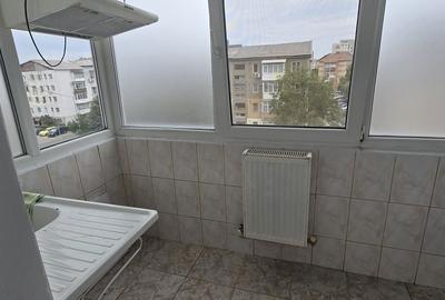 Apartament cu 3 camere în Micro 6