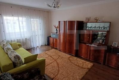 Apartament cu 3 camere semidecomandat, mobilat în Central