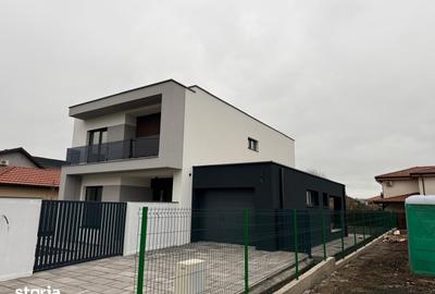 Casă cu 5 camere cu Teren 625 Mp în Dumbrăvița