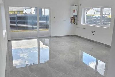Casă cu 3 camere în Tărlungeni