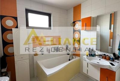 Casă cu 4 camere în Berceni