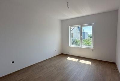 Casă cu 4 camere cu Teren 250 Mp în Central - 8