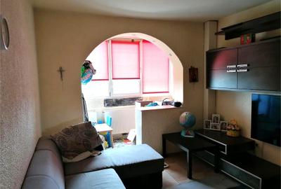 Apartament cu 2 camere decomandat în Vlahuță