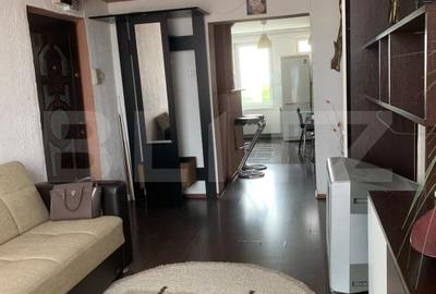 Apartament cu 3 camere decomandat, mobilat în Craiter