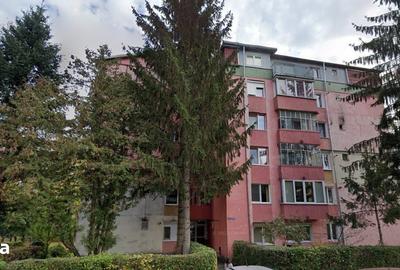 Apartament cu 3 camere în Vasile Aaron
