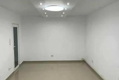 Spațiu comercial, de 61 mp, în Casa de Cultură - 3