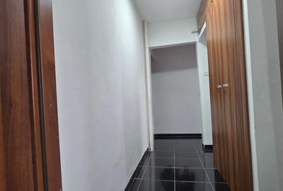 Apartament cu 3 camere semidecomandat, mobilat în Micro 5 - 12