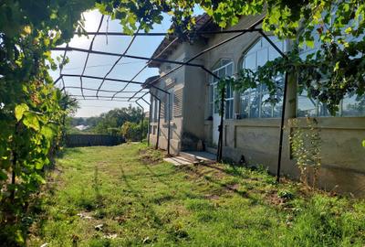 Casă cu 4 camere în Cervenia