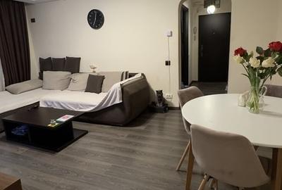 Apartament cu 4 camere semidecomandat, mobilat în Costin Georgian - 1