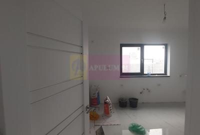 Casă individuală cu 4 camere cu Canalizare în Est - 28