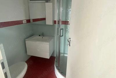 Apartament cu 4 camere decomandat în Calea Moldovei