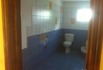 Casă cu 6 camere cu Teren 3163 Mp în Central - 3