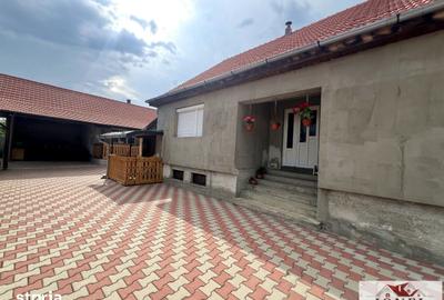 Casă cu 5 camere cu Teren 435 Mp în Vințu de Jos - 2
