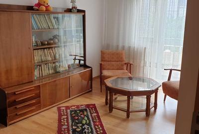 Apartament cu 2 camere decomandat în 5 Călărasi - 2