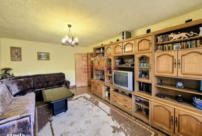 Apartament cu 4 camere decomandat în Central