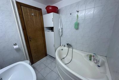 Apartament cu 2 camere decomandat în Crângași