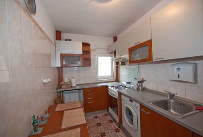 Apartament cu 3 camere semidecomandat în Tineretului - 3