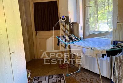 Casă cu 7 camere cu Teren 929 Mp în Central