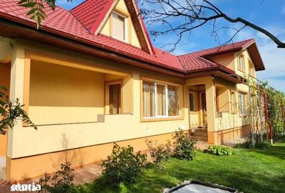 Casă cu 6 camere cu Teren 2500 Mp în Fulga - 10