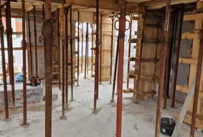 Casă cu 4 camere cu Teren 450 Mp în Central