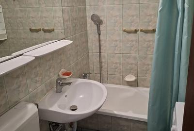 Apartament semidecomandat în Gorjului