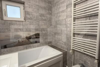 Apartament cu 2 camere decomandat în Micro 21