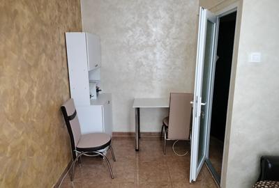 Apartament cu 2 camere decomandat în Micro 19 - 2