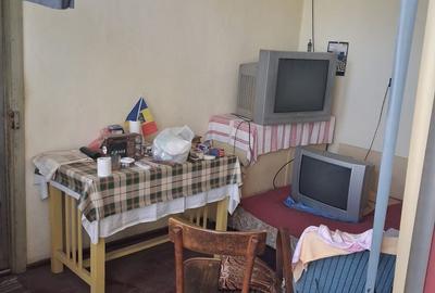 Casă cu 4 camere cu Canalizare în Central - 6