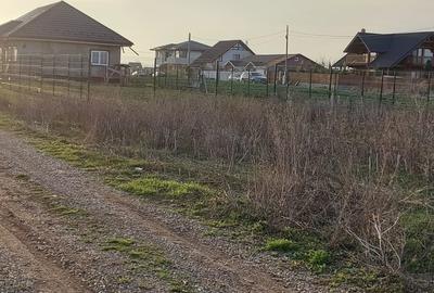 Teren Construcții intravilan de 650 mp, în Săftica