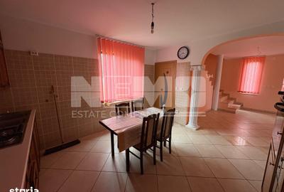 Casă cu 5 camere cu Teren 1200 Mp în Vicovu de Sus