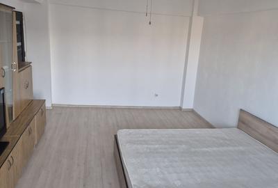Garsonieră decomandată în Soarelui
