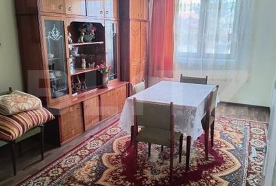 Apartament cu 3 camere decomandat, mobilat în Exterior Vest