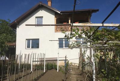 Casă cu Teren 1087 Mp în Poienari - 9