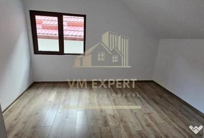Casă cu 4 camere cu Teren 177 Mp în Rucăr