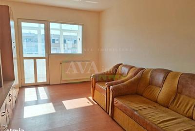 Apartament cu 3 camere decomandat în Narcisa