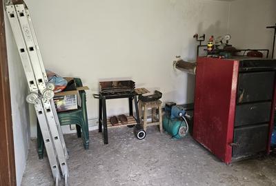 Casă cu 5 camere cu Teren 1000 Mp în Victoriei