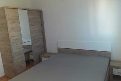 Apartament cu 2 camere decomandat, mobilat în Titan