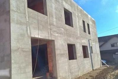 Casă cu 2 camere cu Teren 400 Mp în Utvin - 4