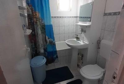 Apartament cu 2 camere semidecomandat în Cetate