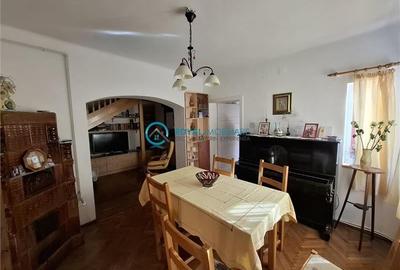 Duplex cu 6 camere cu Canalizare în Republicii - 1