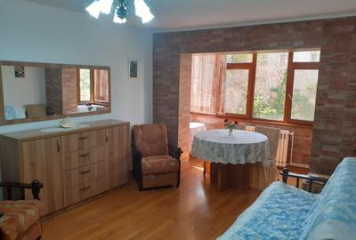 Apartament cu 3 camere decomandat în Brotăcei - 1