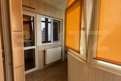 Apartament cu 4 camere decomandat în Micro 5