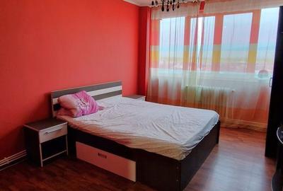 Apartament cu 2 camere decomandat în Piața Centrală