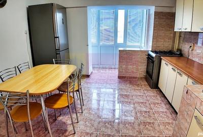 Apartament cu 4 camere decomandat, mobilat în Unirii - 1