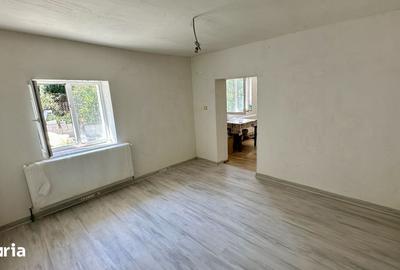 Casă cu 3 camere cu Teren 270 Mp în Central