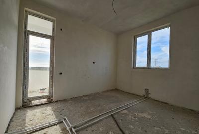 Apartament cu 3 camere decomandat în Km 5 - 10