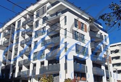 Apartament cu 3 camere semidecomandat în Florești