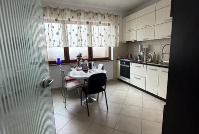 Casă individuală cu 6 camere cu Teren 500 Mp în Central - 2