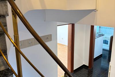 Apartament cu 4 camere decomandat în Unirii - 2